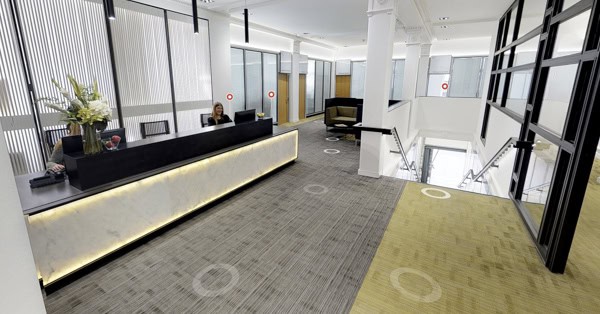 Navigation markers on the floor